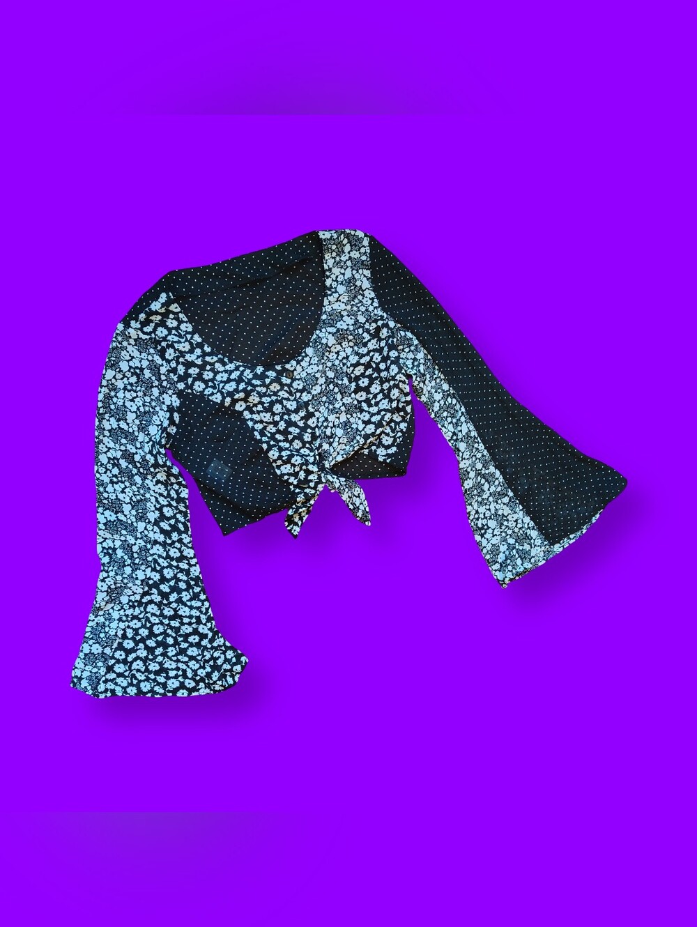 Vintage 90s Y2K Paris Blues Black White Floral Tie Front Flare Sleeve Crop Top M